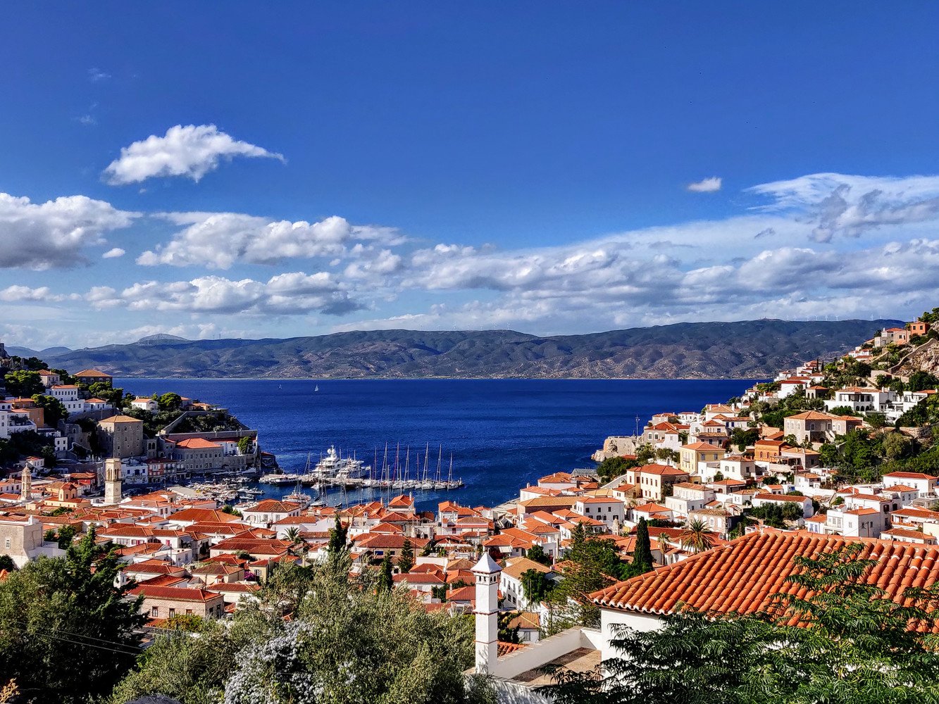 Hydra Island by Mauricio Munoz on Unsplash